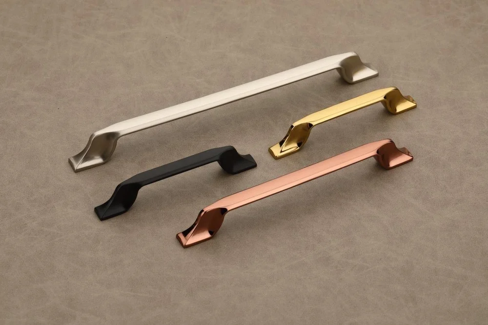 CENTRE HARDWARE Cabinet Handle 39